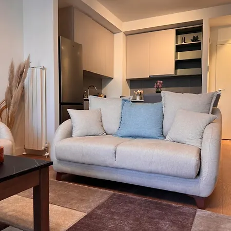 Apartment Waterfront King's