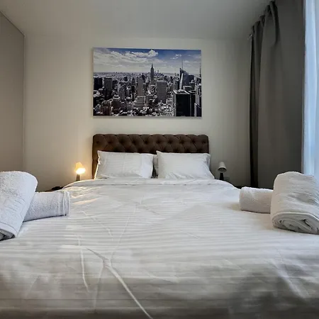 Apartment Waterfront King's