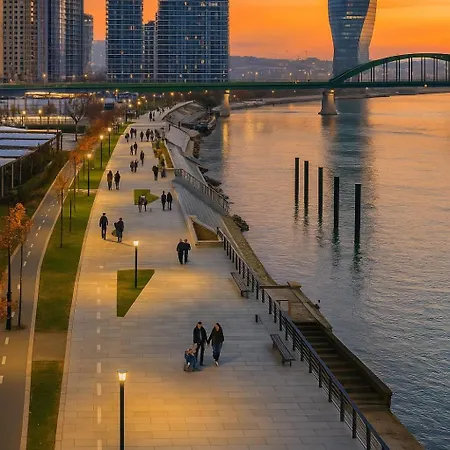 Waterfront King's Apartment Belgrade