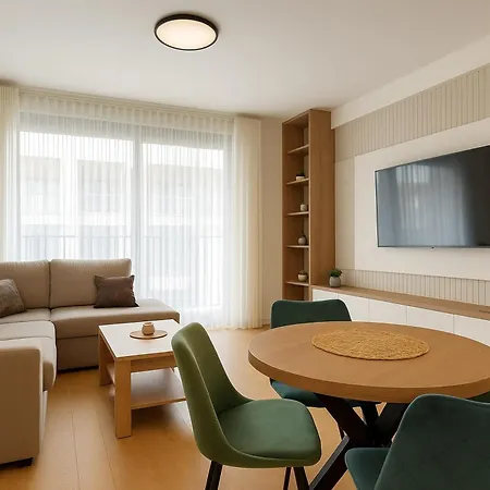 Waterfront King's Apartment